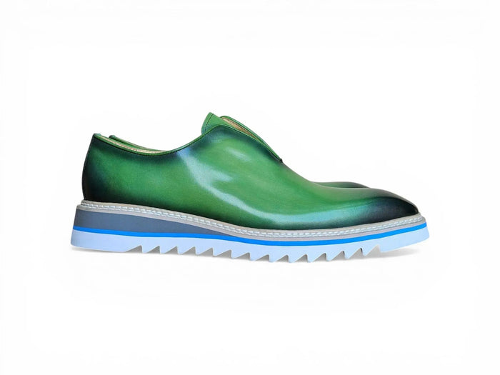 Laceless Loafer with Contrast color lightweight sole