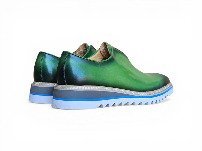 Laceless Loafer with Contrast color lightweight sole