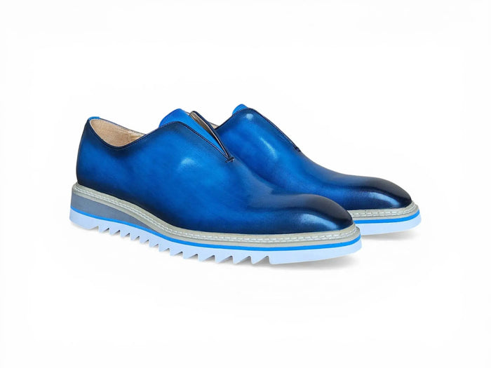 Laceless Loafer with Contrast color lightweight sole