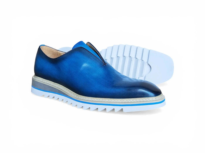 Laceless Loafer with Contrast color lightweight sole