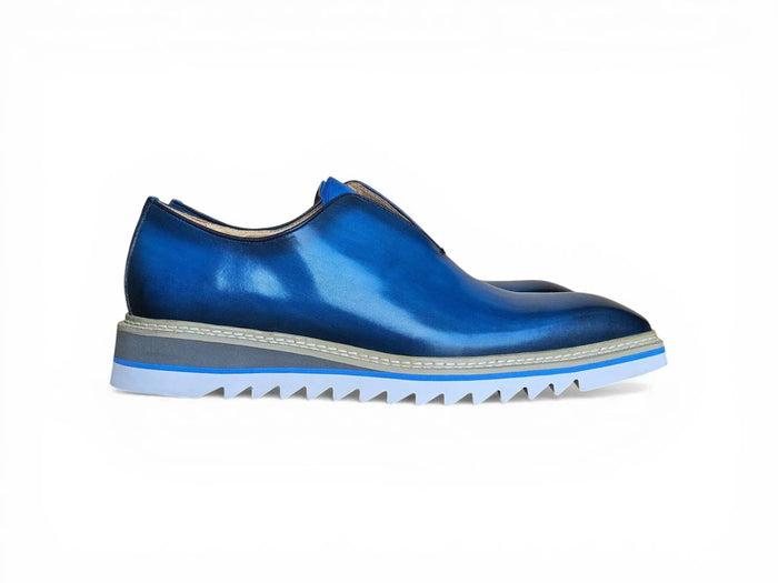 Laceless Loafer with Contrast color lightweight sole