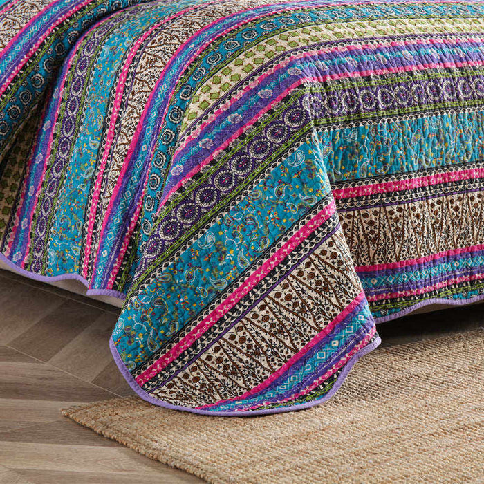 Ownkoti Striped Jacquard Style Quilt with Pillowcase