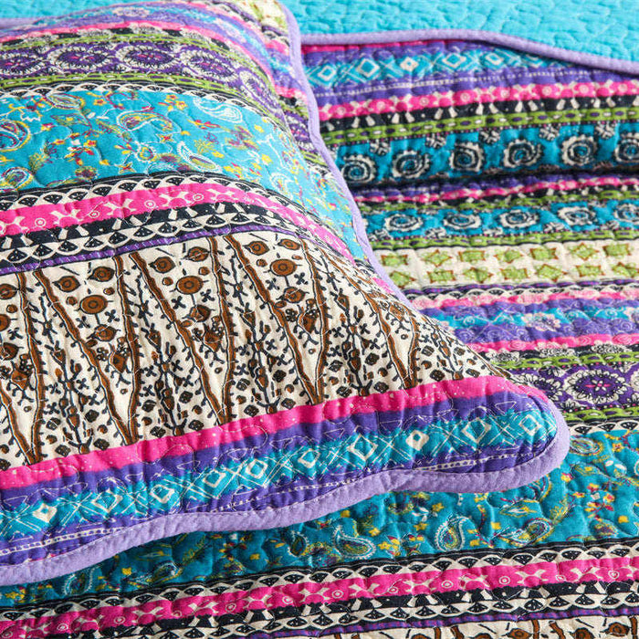 Ownkoti Striped Jacquard Style Quilt with Pillowcase
