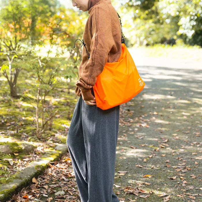TO&FRO ULTIMATE LIGHT SHOULDER BAG - BLUE -