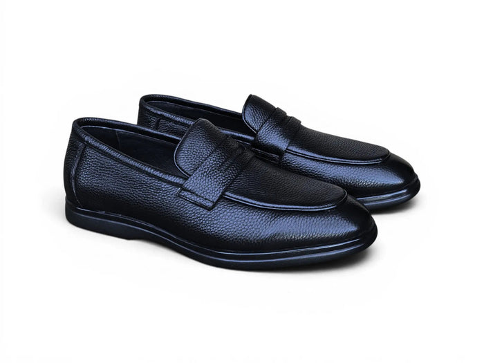 Black / 7.5